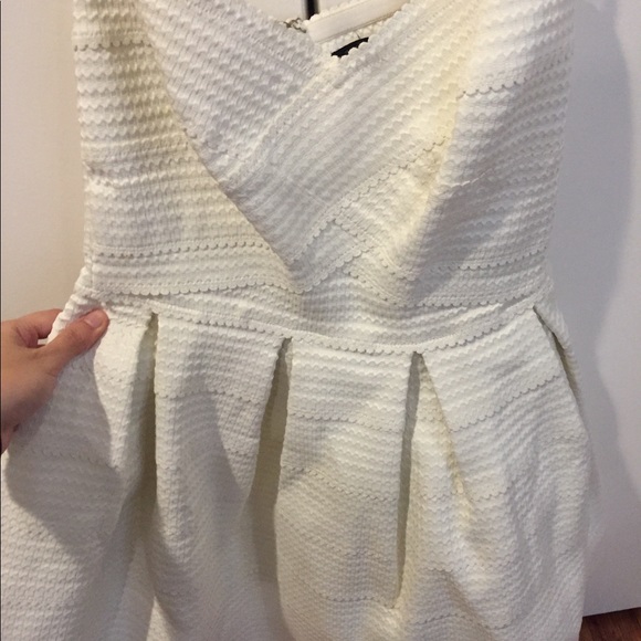 White bridesmaid dress from nasty gal - Picture 5 of 5